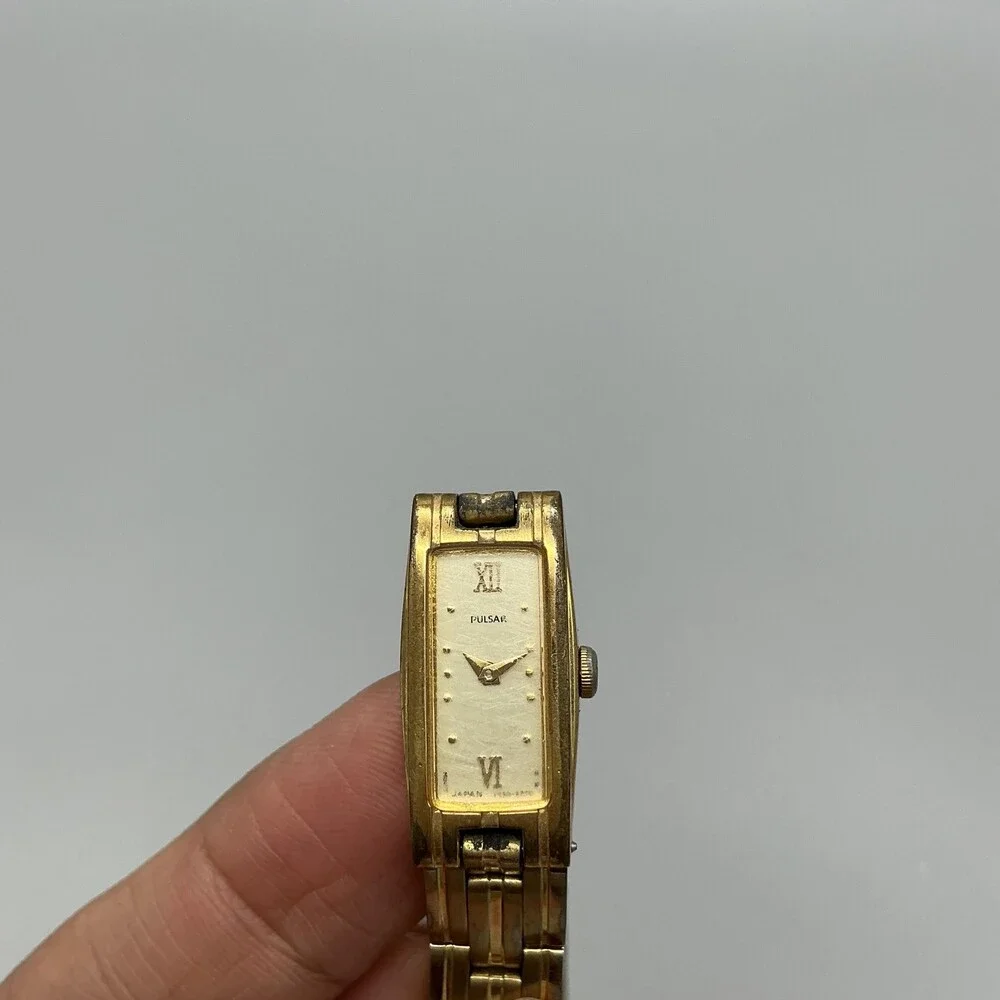 Vintage Pulsar Womens Watch 12mm Gold Tone V220-6690 New Battery 8.5